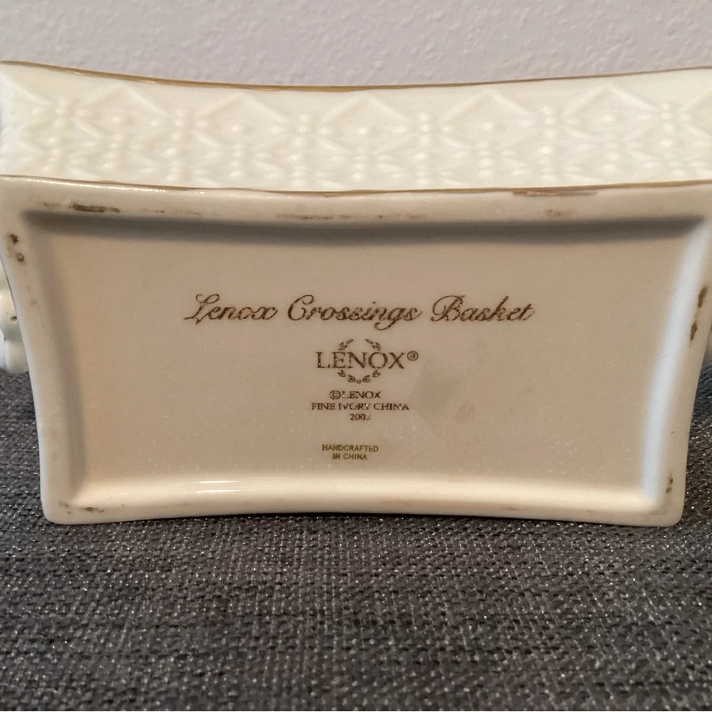 Lenox Cream Ceramic Serving Dish with Gold Trim
